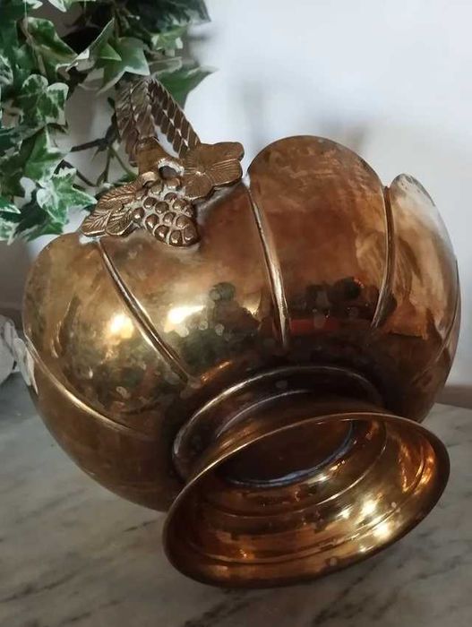 Fruteira Dourada