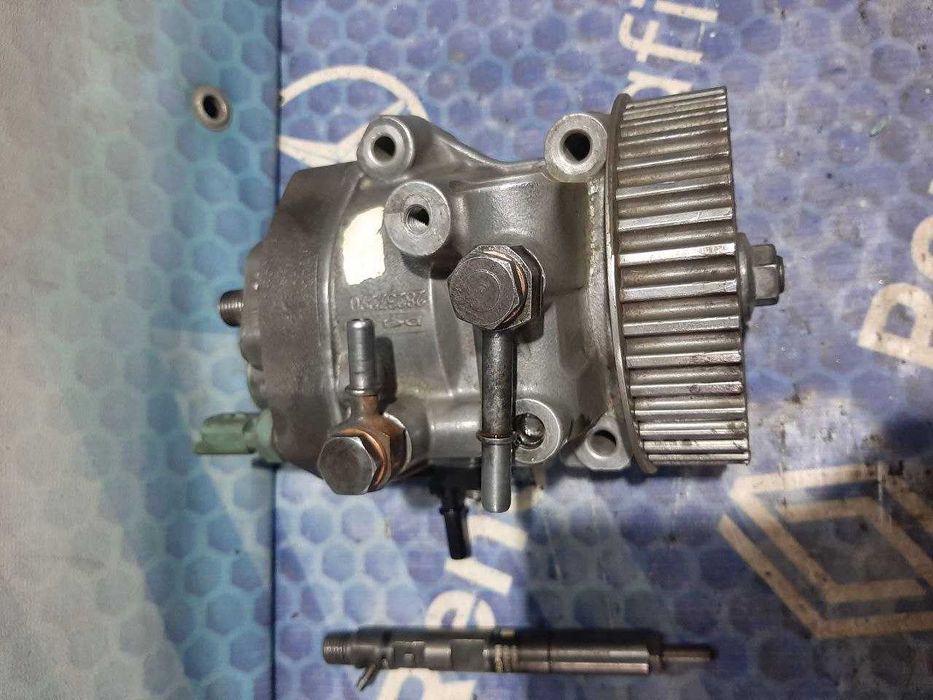 ТНВД Форсунка Е5 Паливний насос Рено Кенго Канго Kangoo  2009-2012