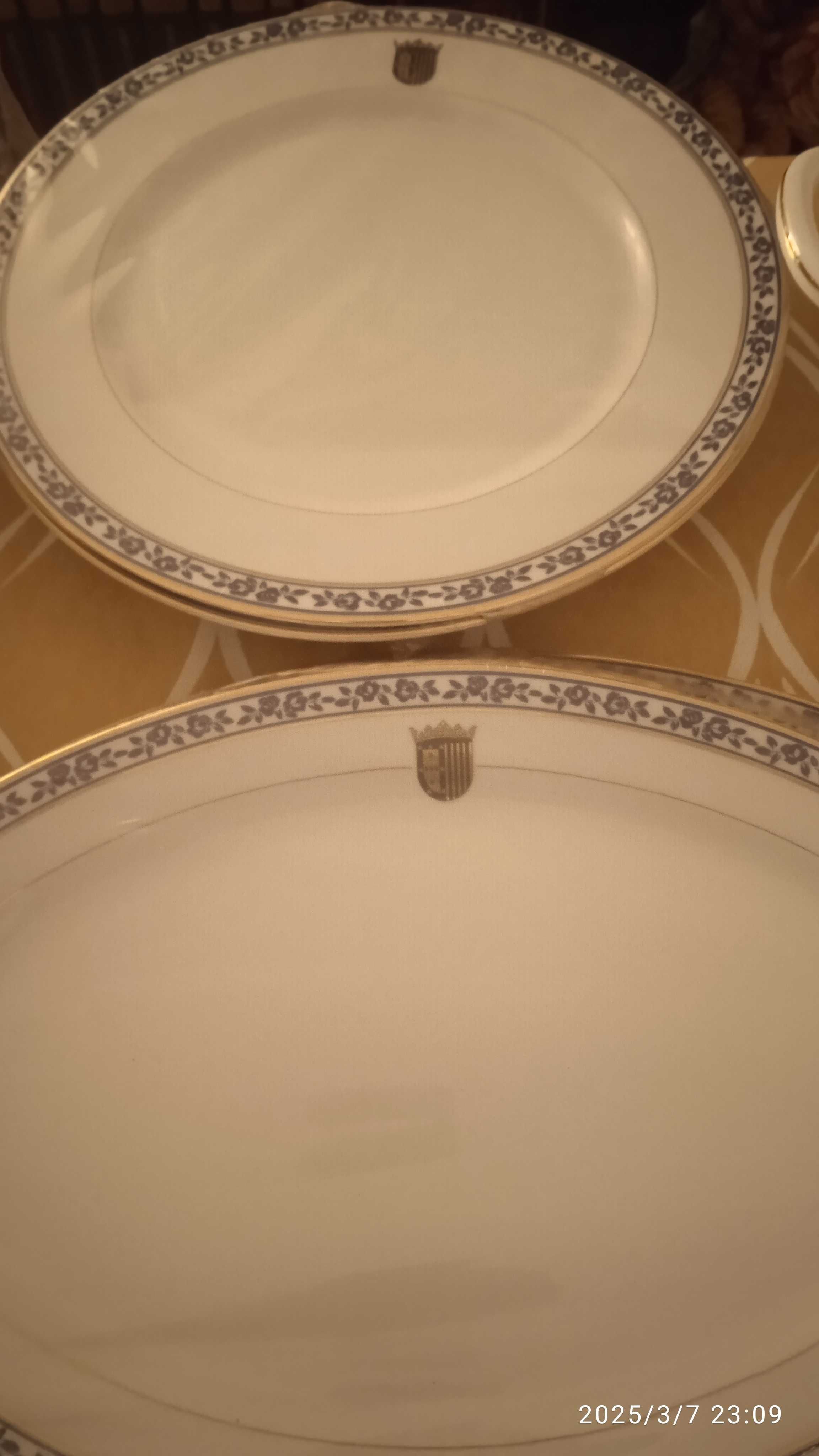 Baixela de porcelana portuguesa