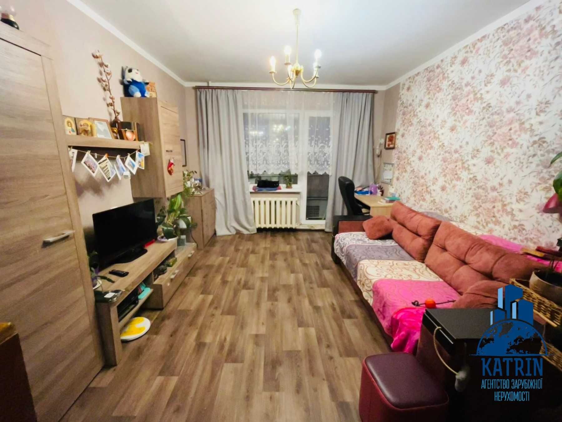 Продам 2 к квартиру ж/м Тополя -3
