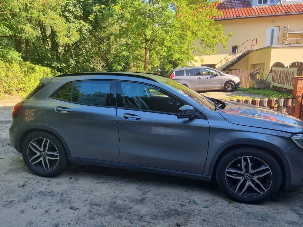 Mercedes-Benz GLA Sprzedam Mercedes GLA 200