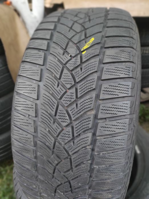 Шины зима 225/50R17.