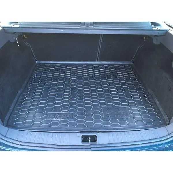 Коврик в багажник Ford Focus/Mondeo/ESCAPE/KUGA/Tourneo Connect/Custom