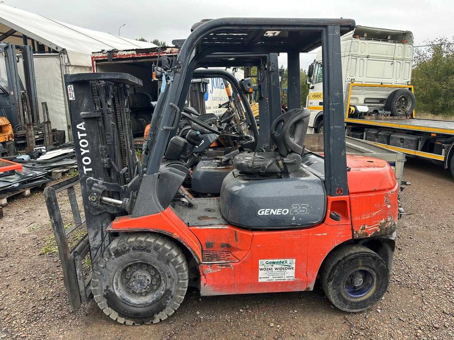 Wózek widłowy Toyota 02-7FDF25, 2,5t, Diesel 1DZII, 2001r,Triplex 3,7m