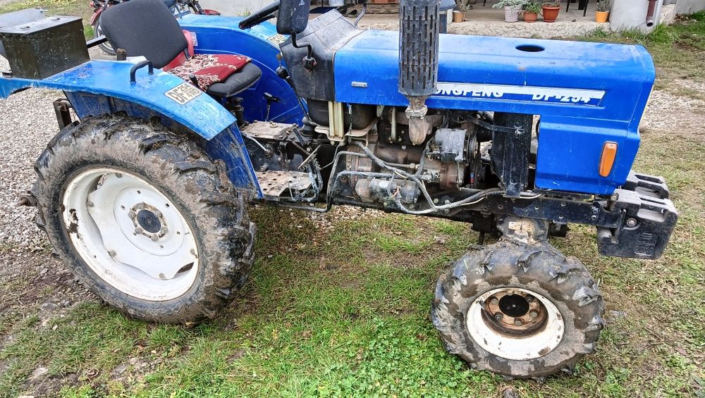 Трактор колісний