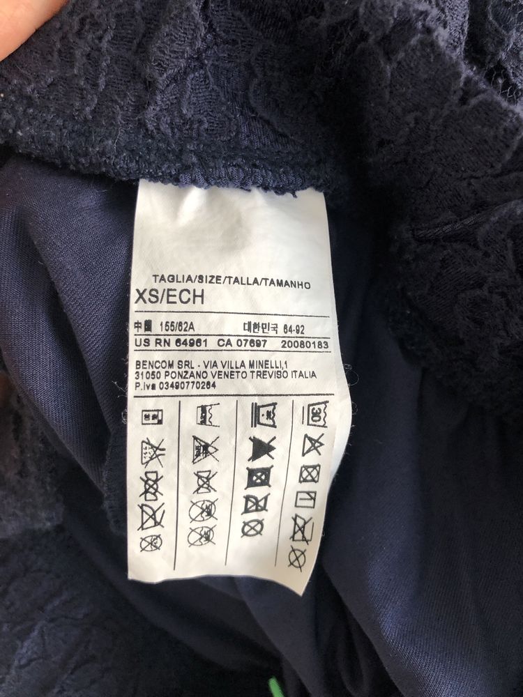 Benetton koronkowa granatowa spódniczka mini