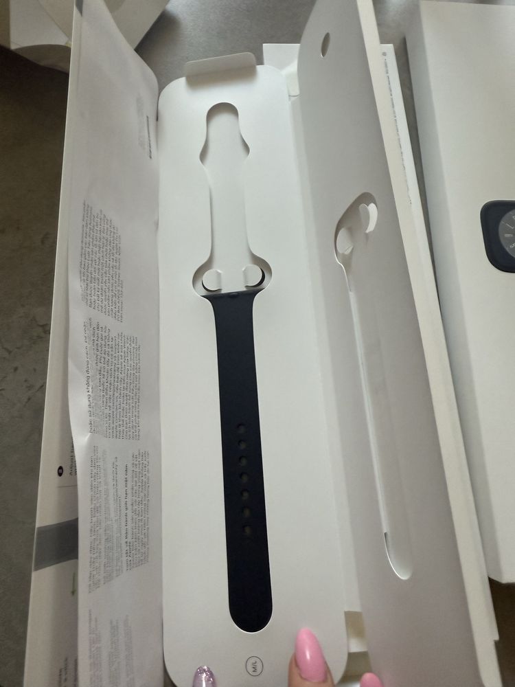 Zegarek  Apple watch series 8 45mm.