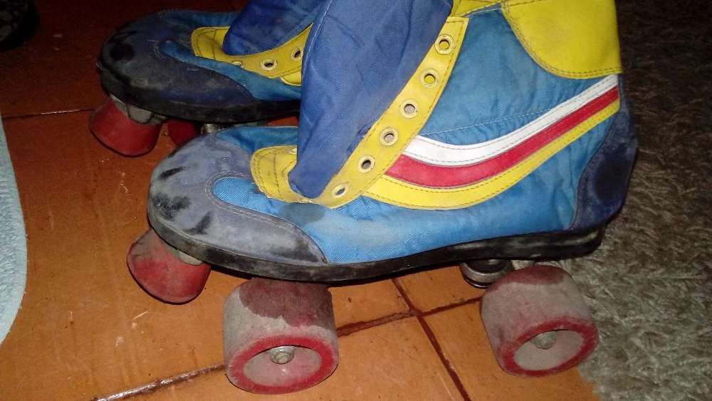 Patins antigos bom estado