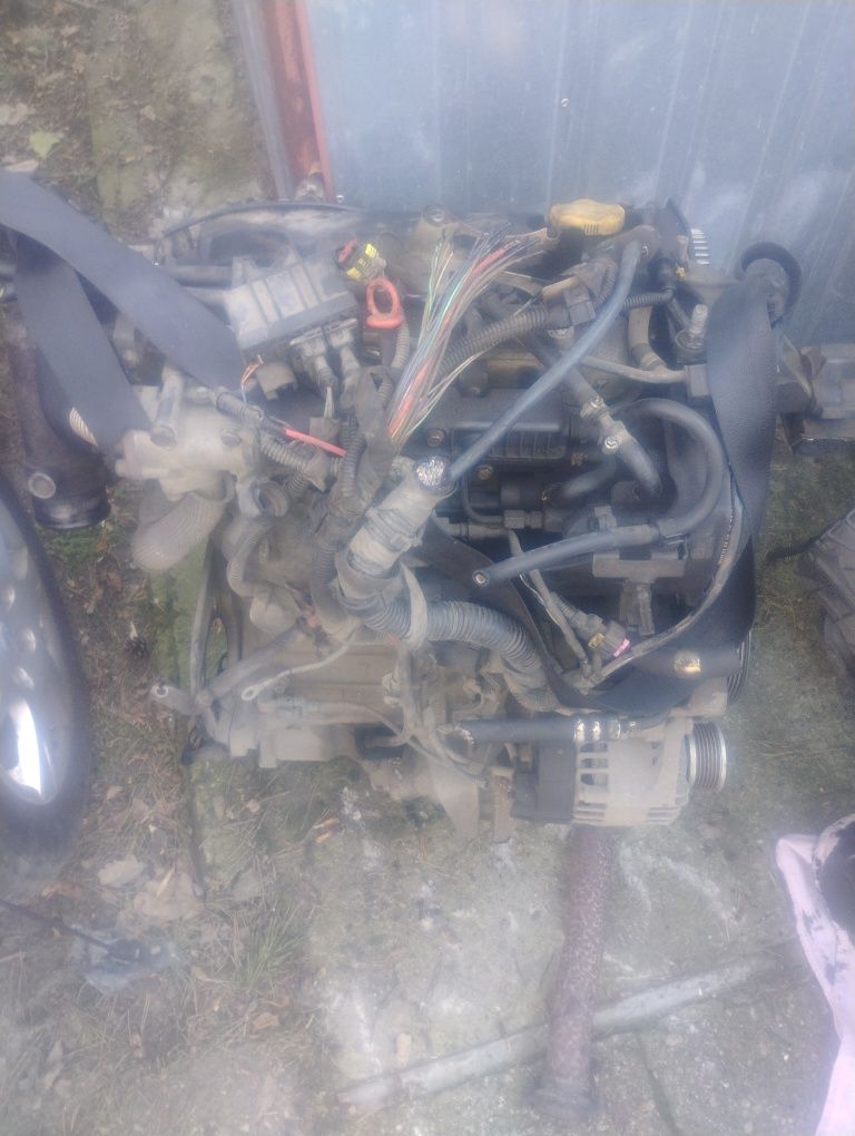 Silnik Fiat Doblo Fiat Punto2  19 JTD mulijet na poszczególne części