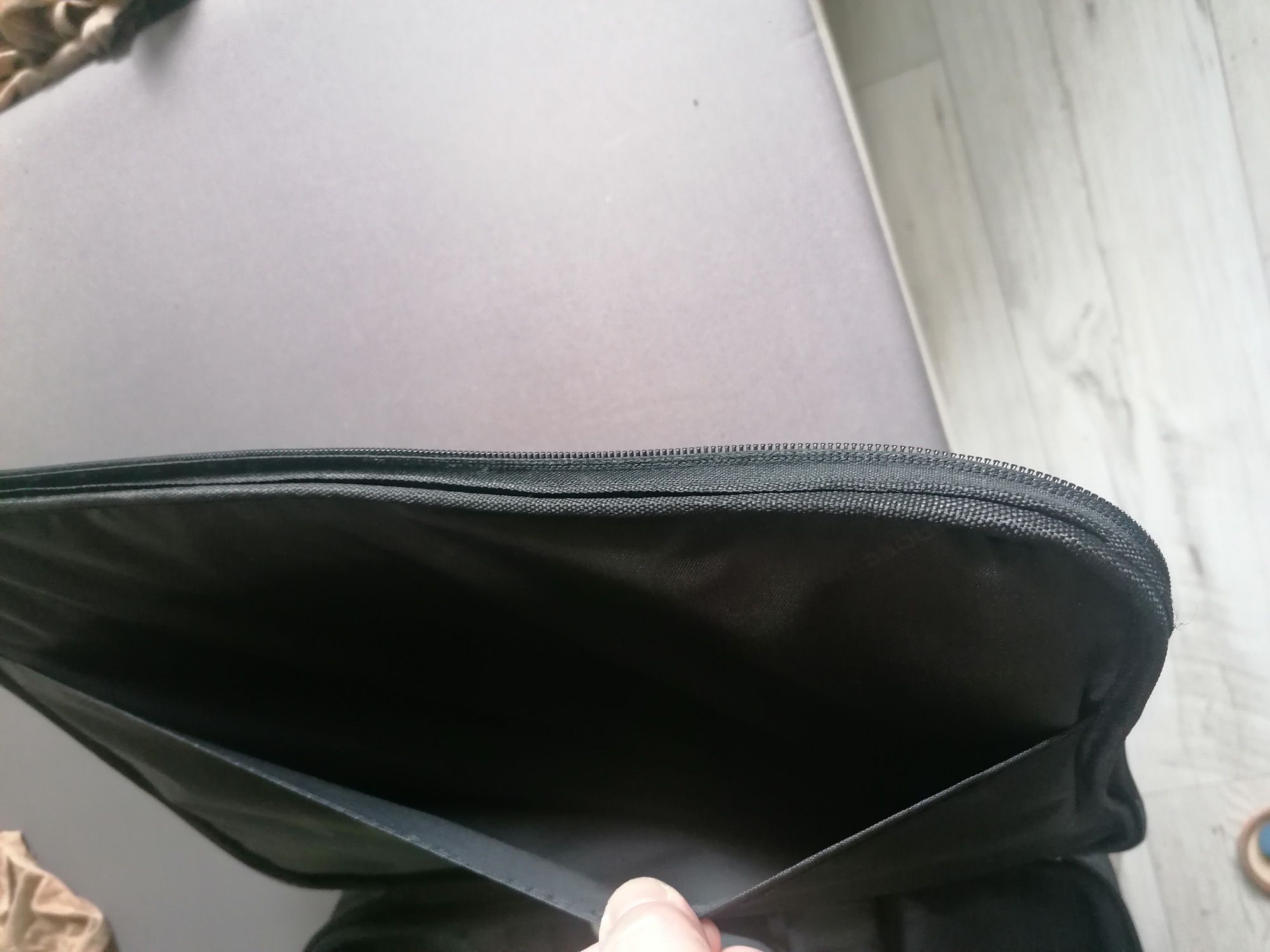 Sprzedam nową torbę na laptopa