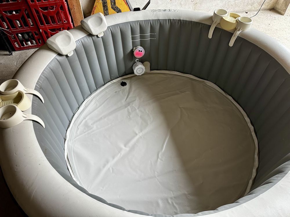 Jacuzzi dmuchane INTEX Pure SPA Greywood Deluxe dla 6 osób - uzywane