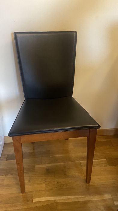 Cadeira pele + madeira