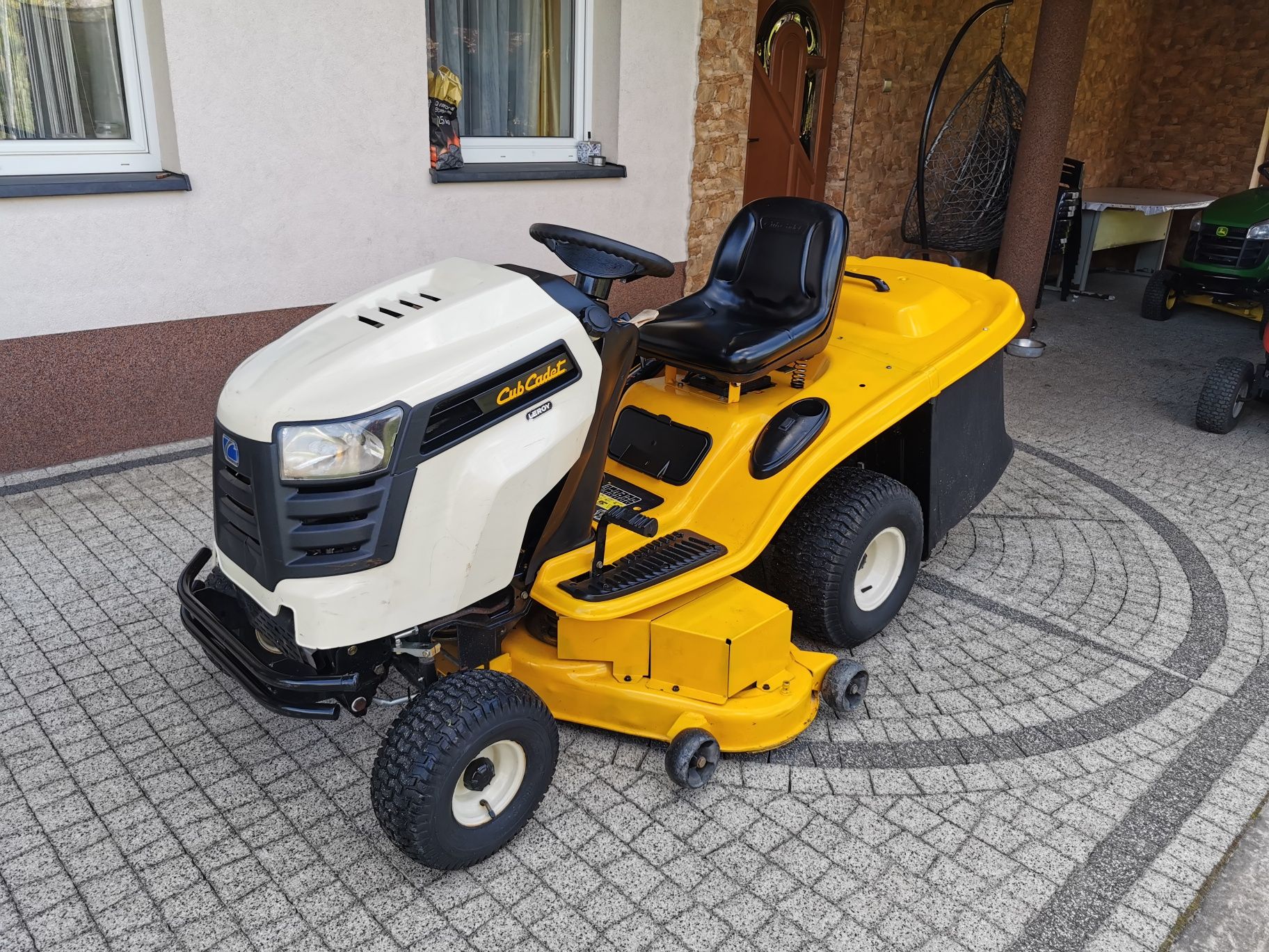 CUB CADET 24HP Kawasaki Kosz 3 noże Hydro Traktorek Kosiarka