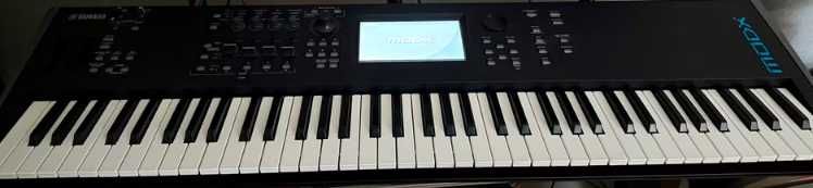 Yamaha MODX7 – 76 klawiszy – jak nowy – oryginalna torba