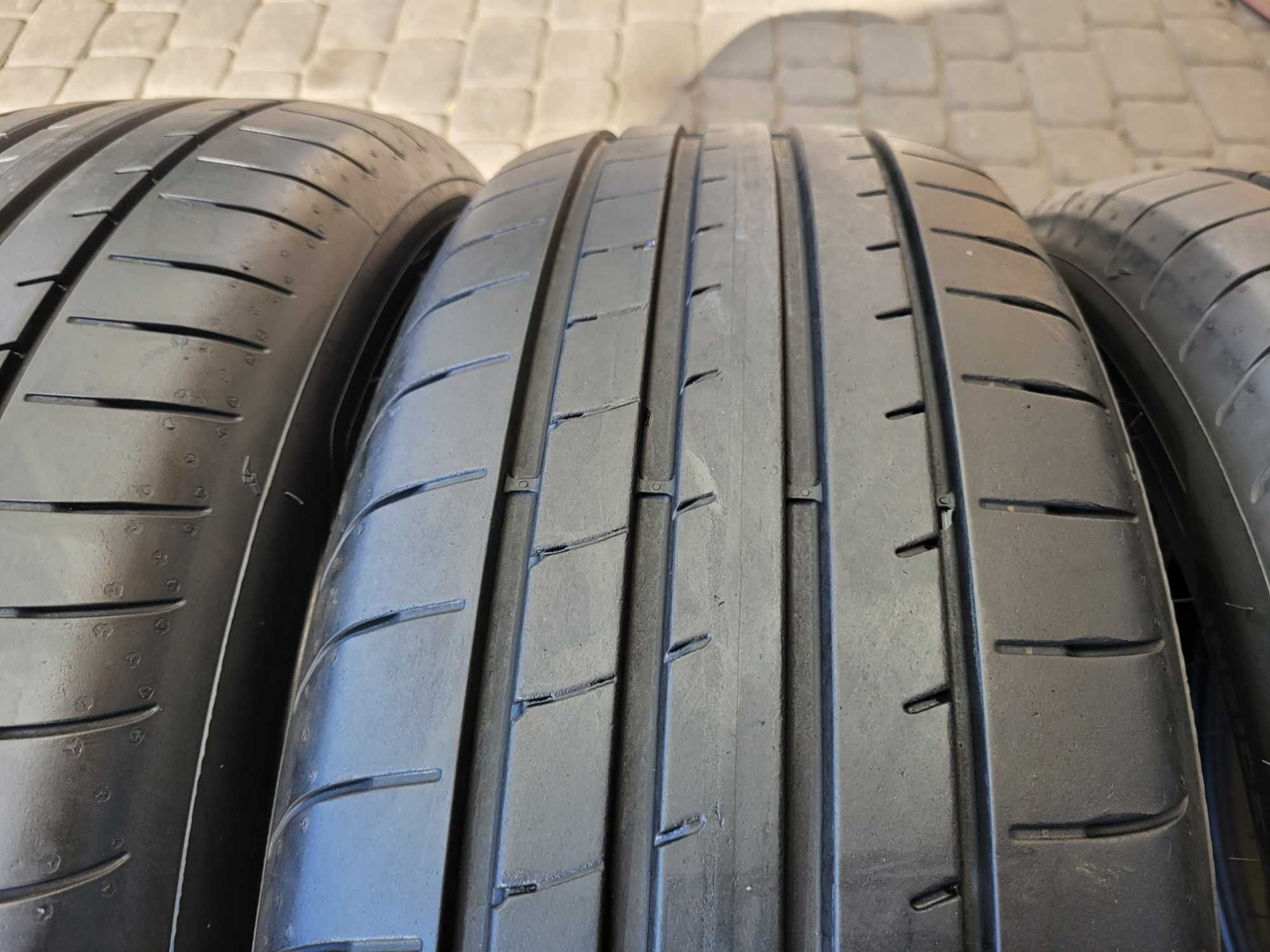 235 /55 R 18   Goodyear    Lato/Komplet
