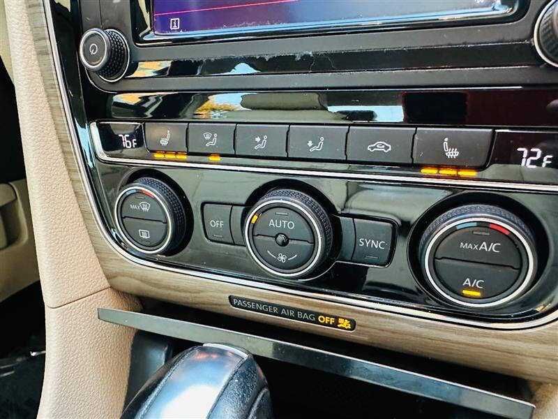 2017 Volkswagen Passat SE