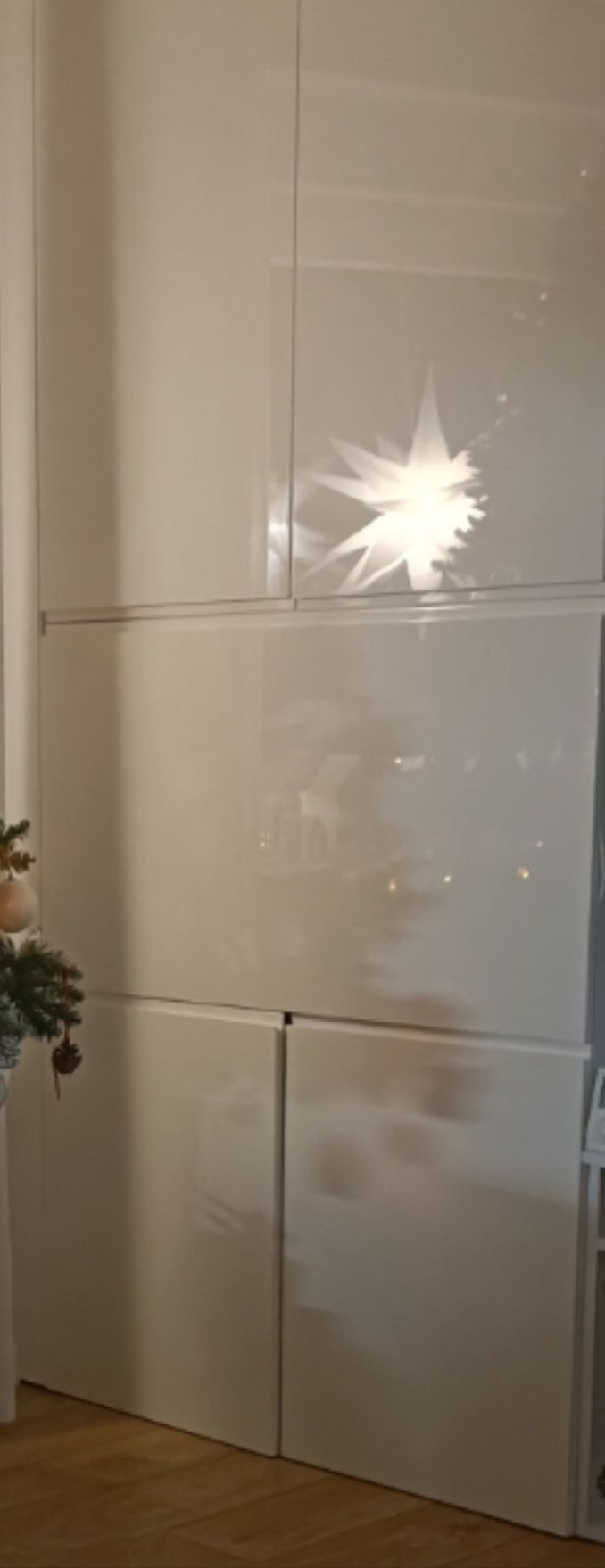 Szafa z frontami gładkimi