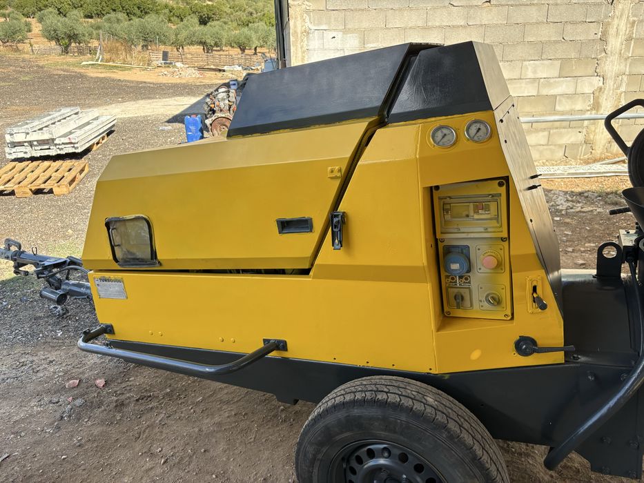Maquina de bombar betonilha turbosol