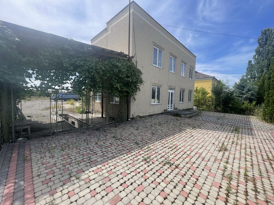 Продам приміщення вільного призначення