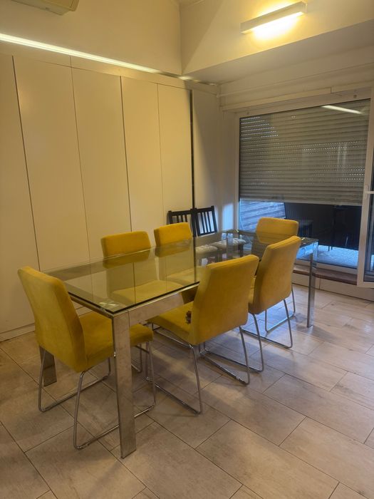 Vendo mesa jantar com cadeiras