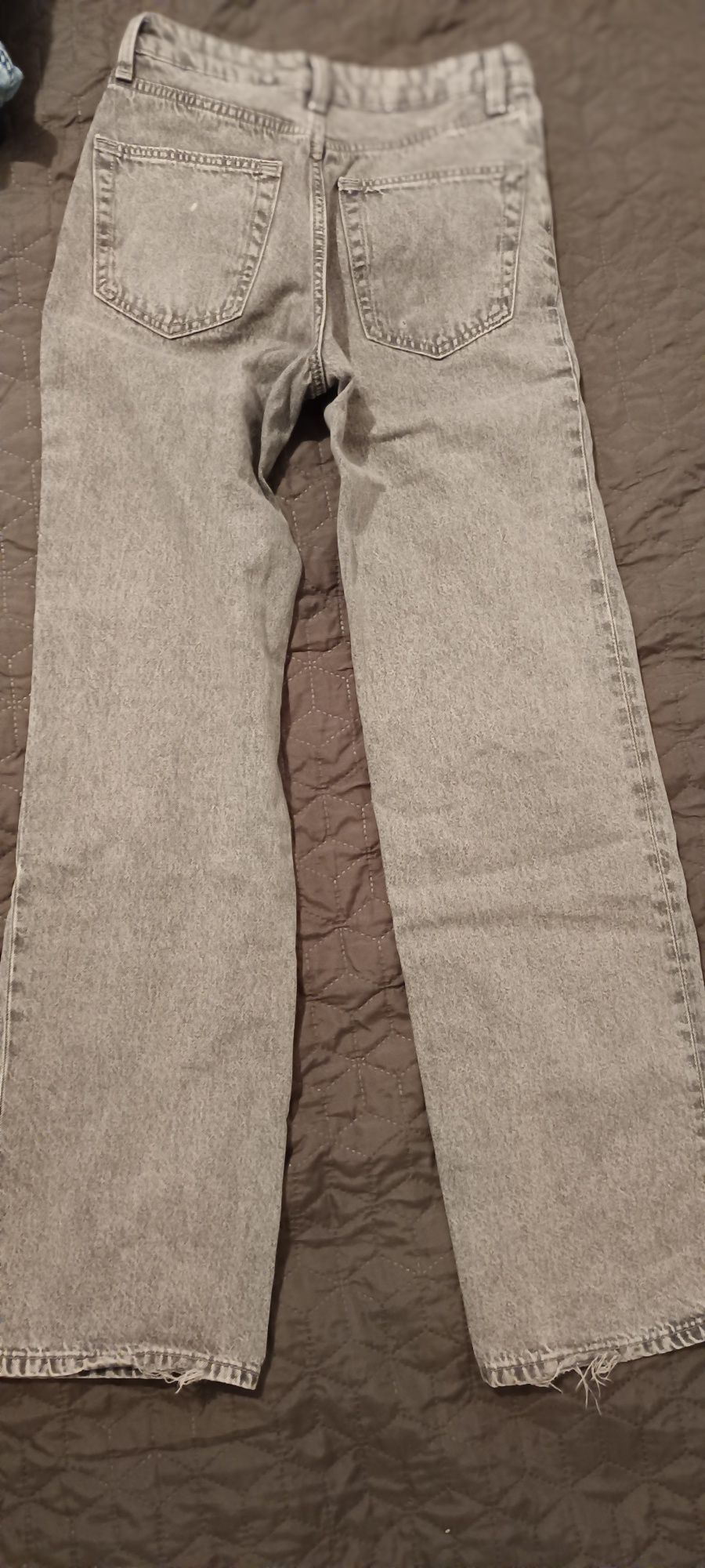Szare jeansy straight HM Divided 32