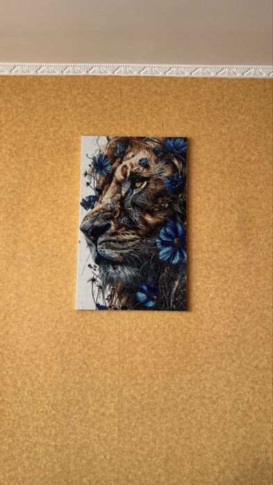 Картина з алмазної мозаїки “Лев у квітах”