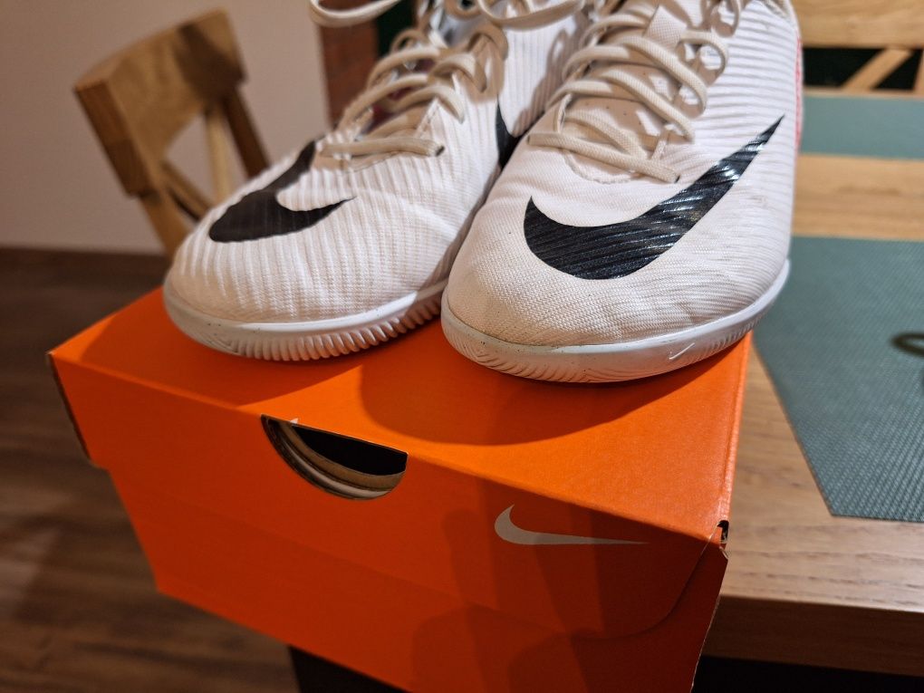 Buty halówki rozm. 38 NIKE