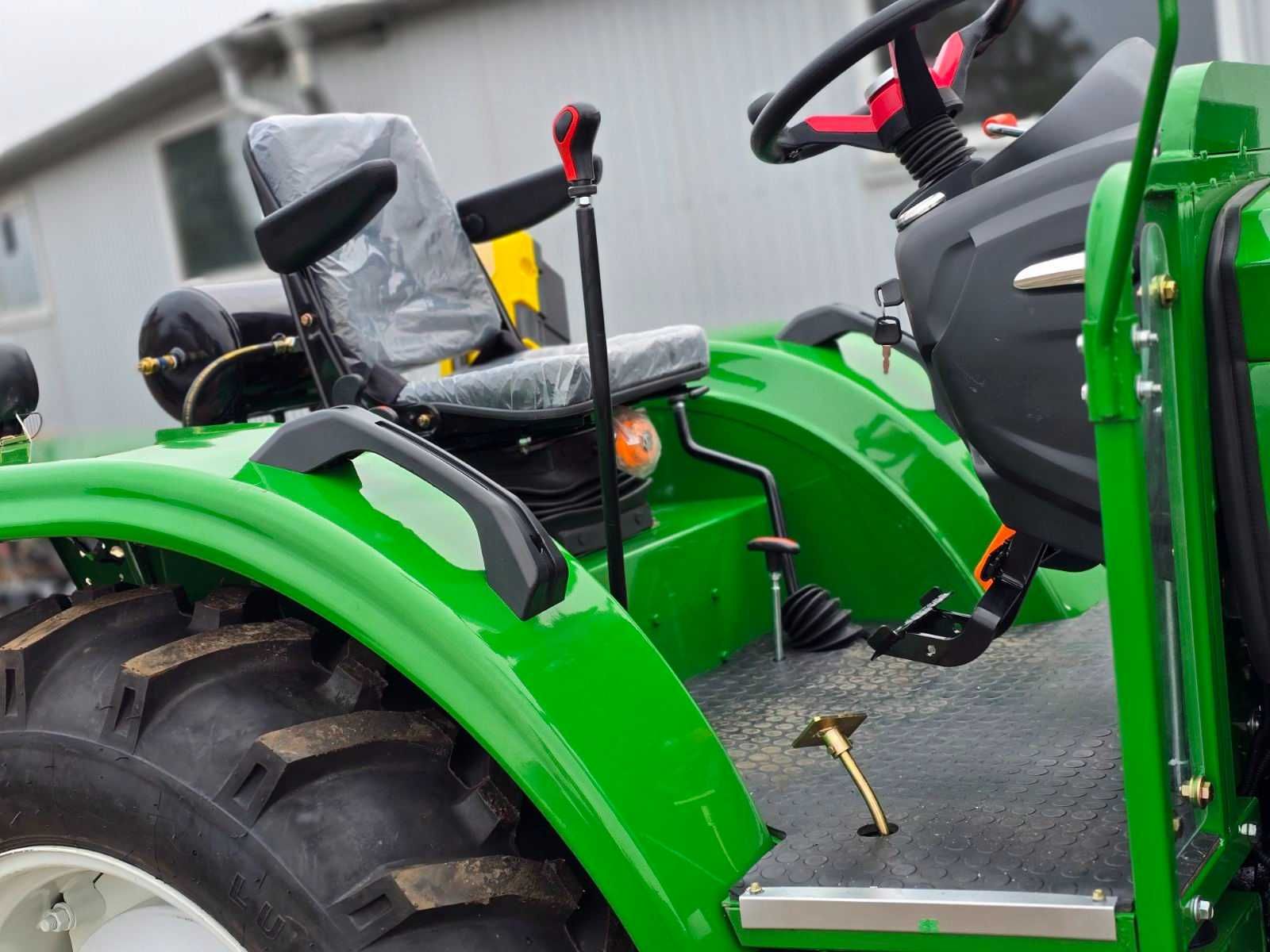 Оновлений мінітрактор John Deere 554XL,  50 к.с, 4х4, вага 2100 кг