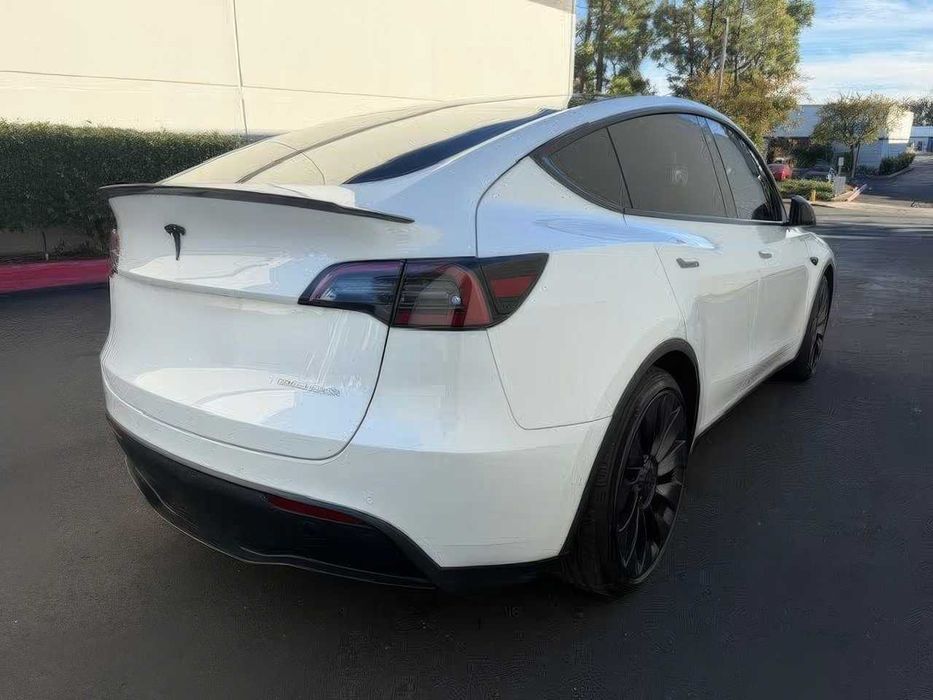 Tesla Model Y Performance      2022