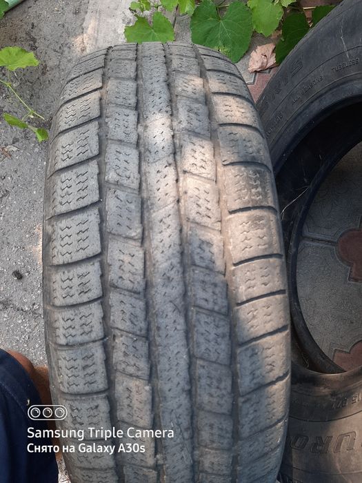 Продам 2 шины,205/75/15и205/70/15.