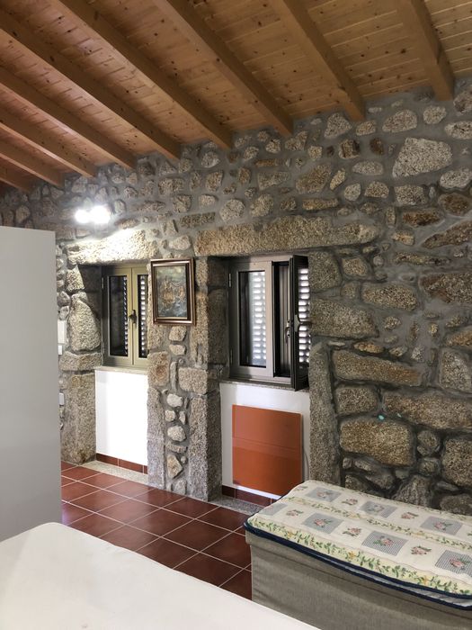 Quinta com duas casas com árvores de fruto