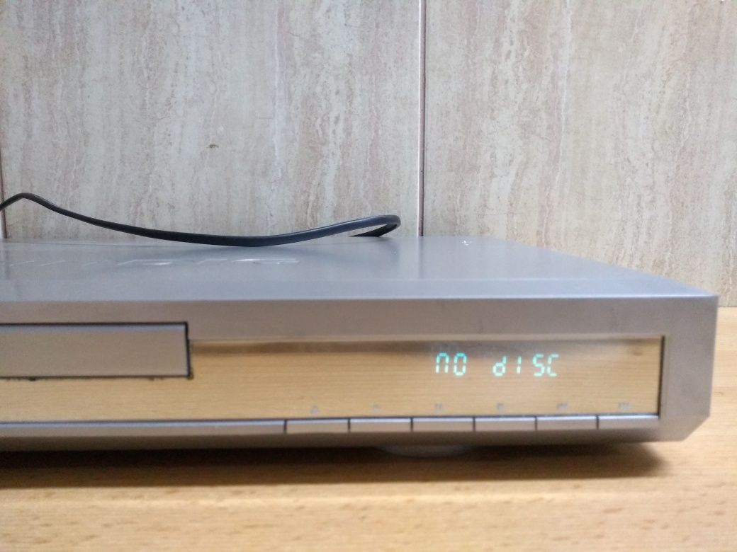 Odtwarzacz DVD Grundig GDP 1100