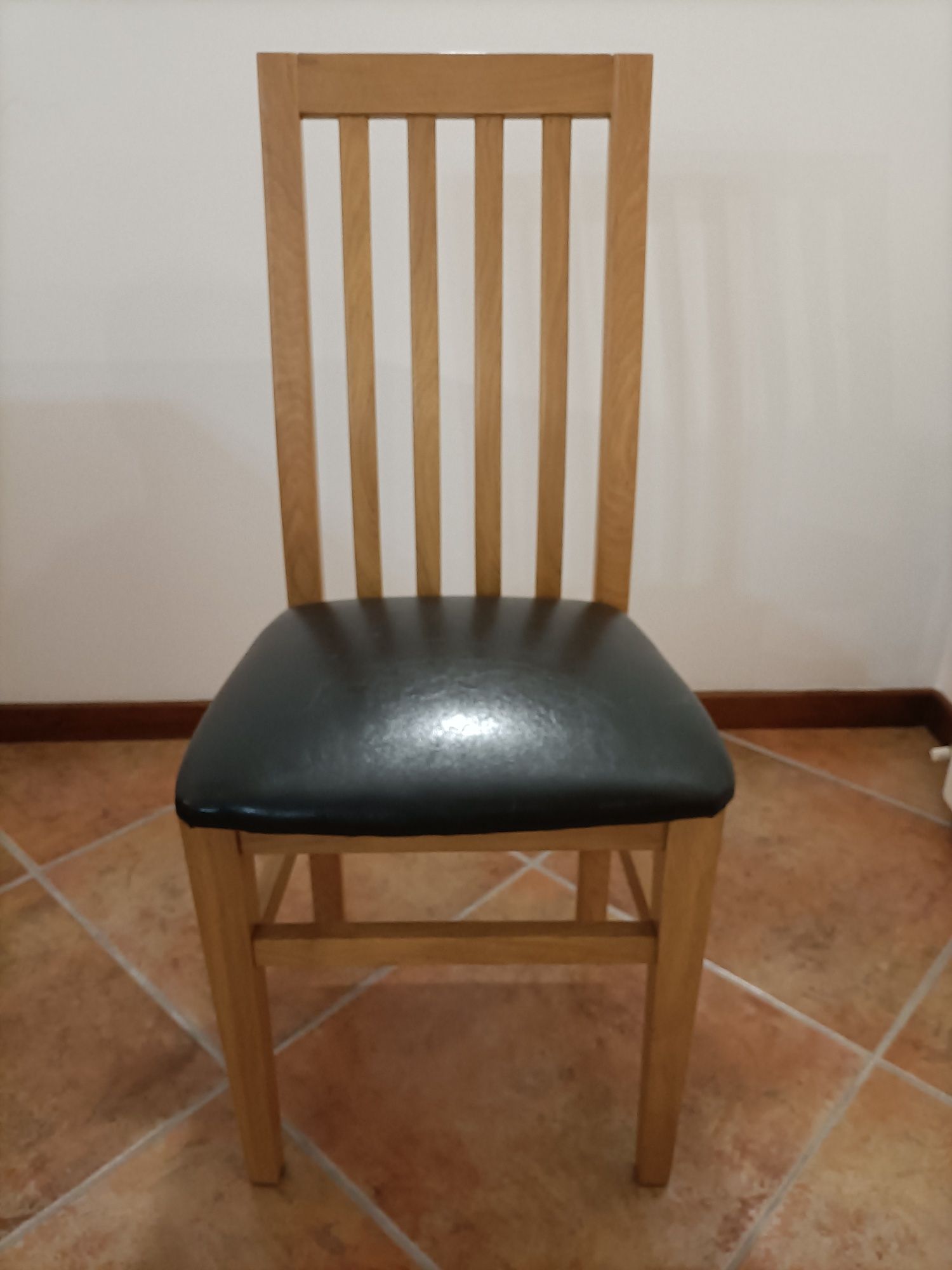 Mesa em madeira.