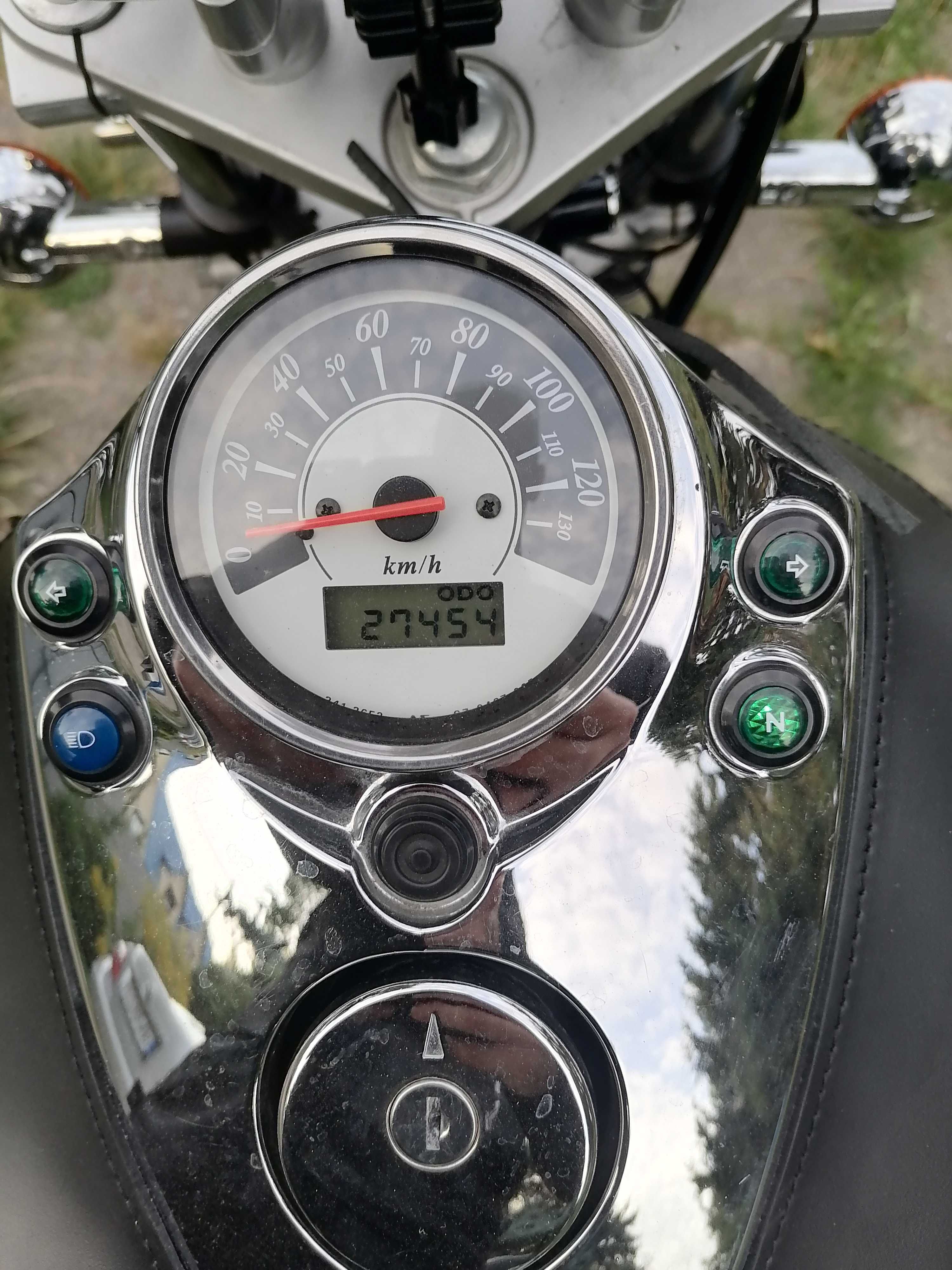 Suzuki intruder125