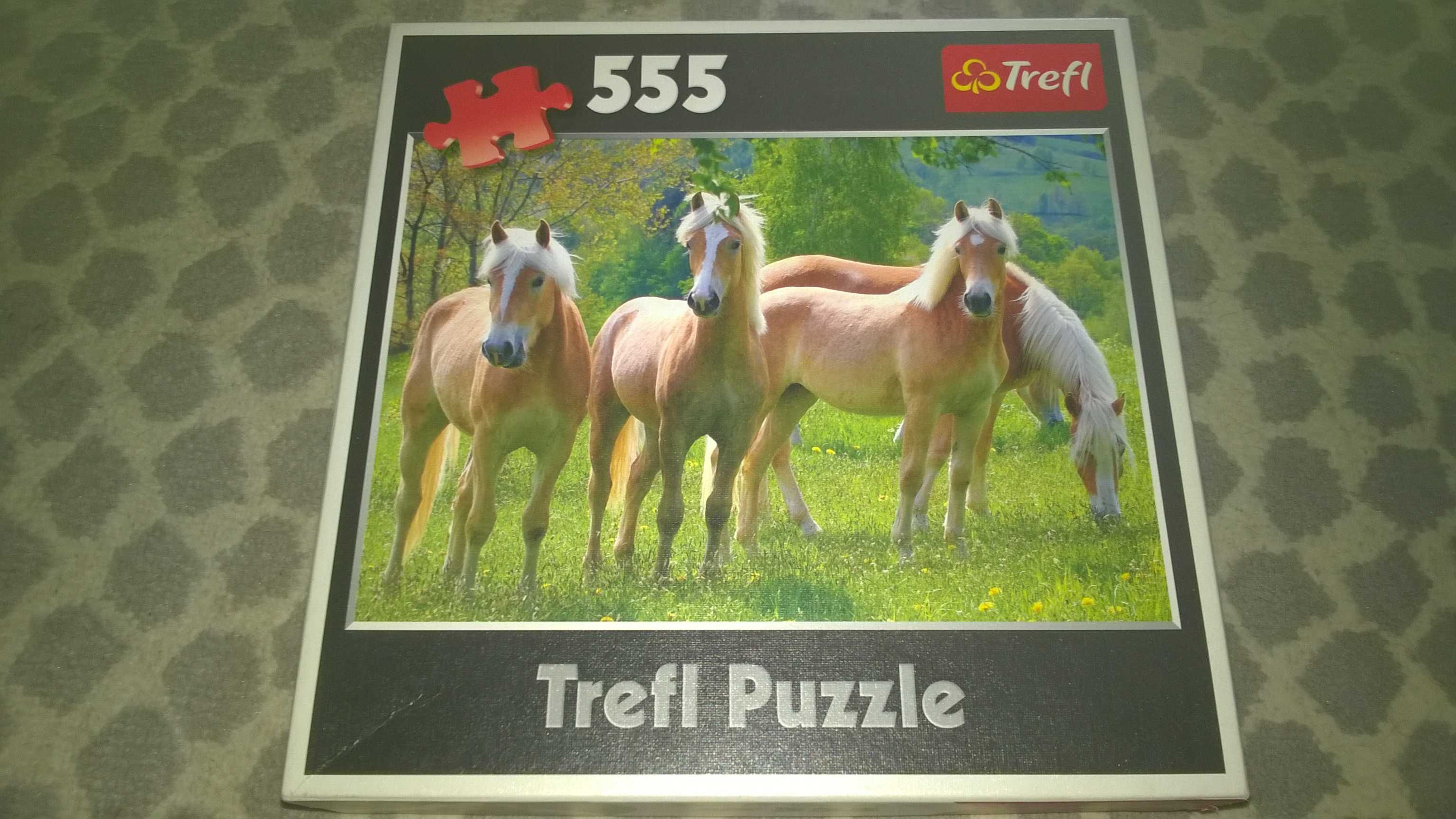 Puzzle kompletne konie Trefl 555 elementów nie wysyłam