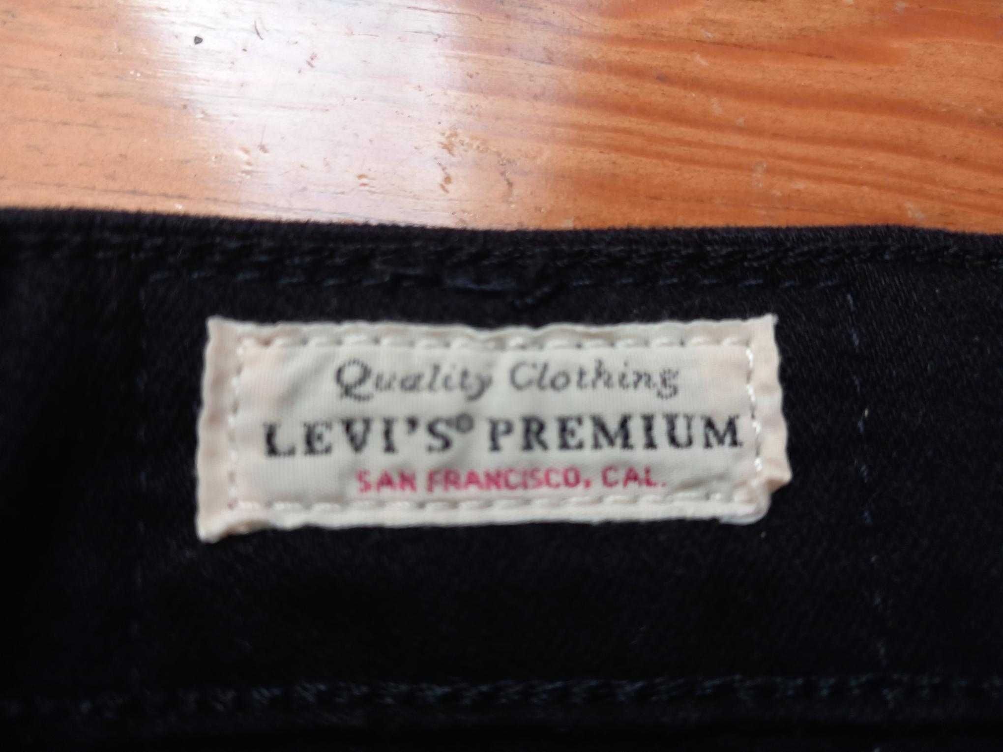 Calças Levis pretas novas Mulher n. 26