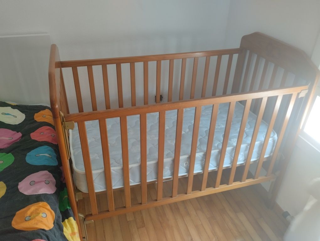 Cama de grades para bebé
