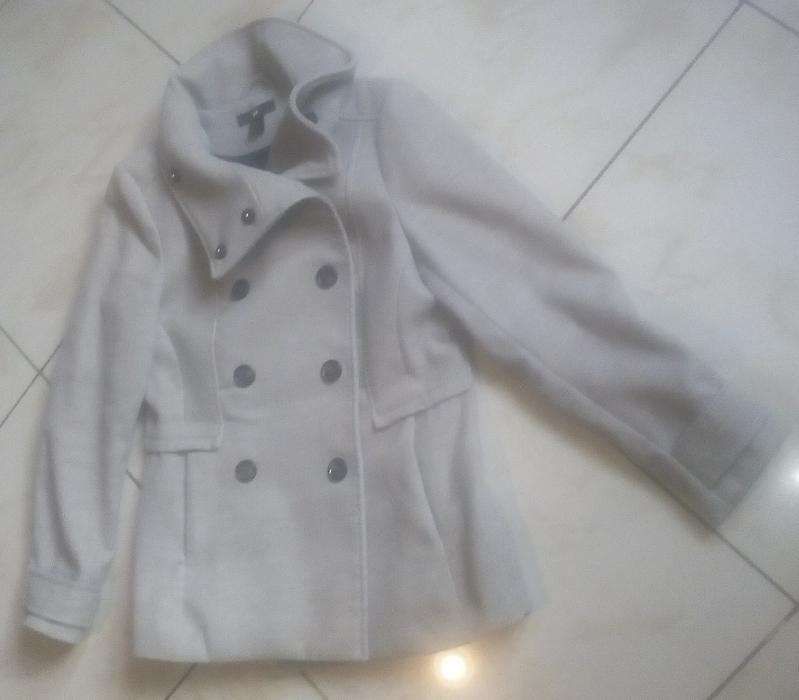 Beżowy płaszczyk jesienno-zimowy H&M,rozm.40