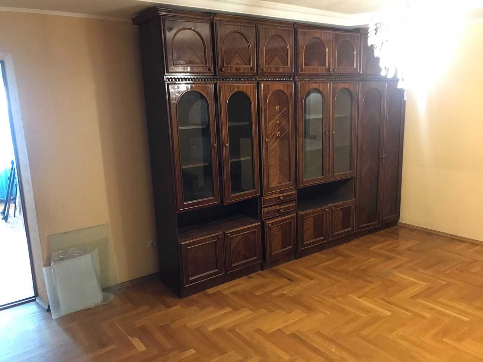 Продам   Калиновой 3х комн.  80 кв  кирпич  6\9 хорошее состояние