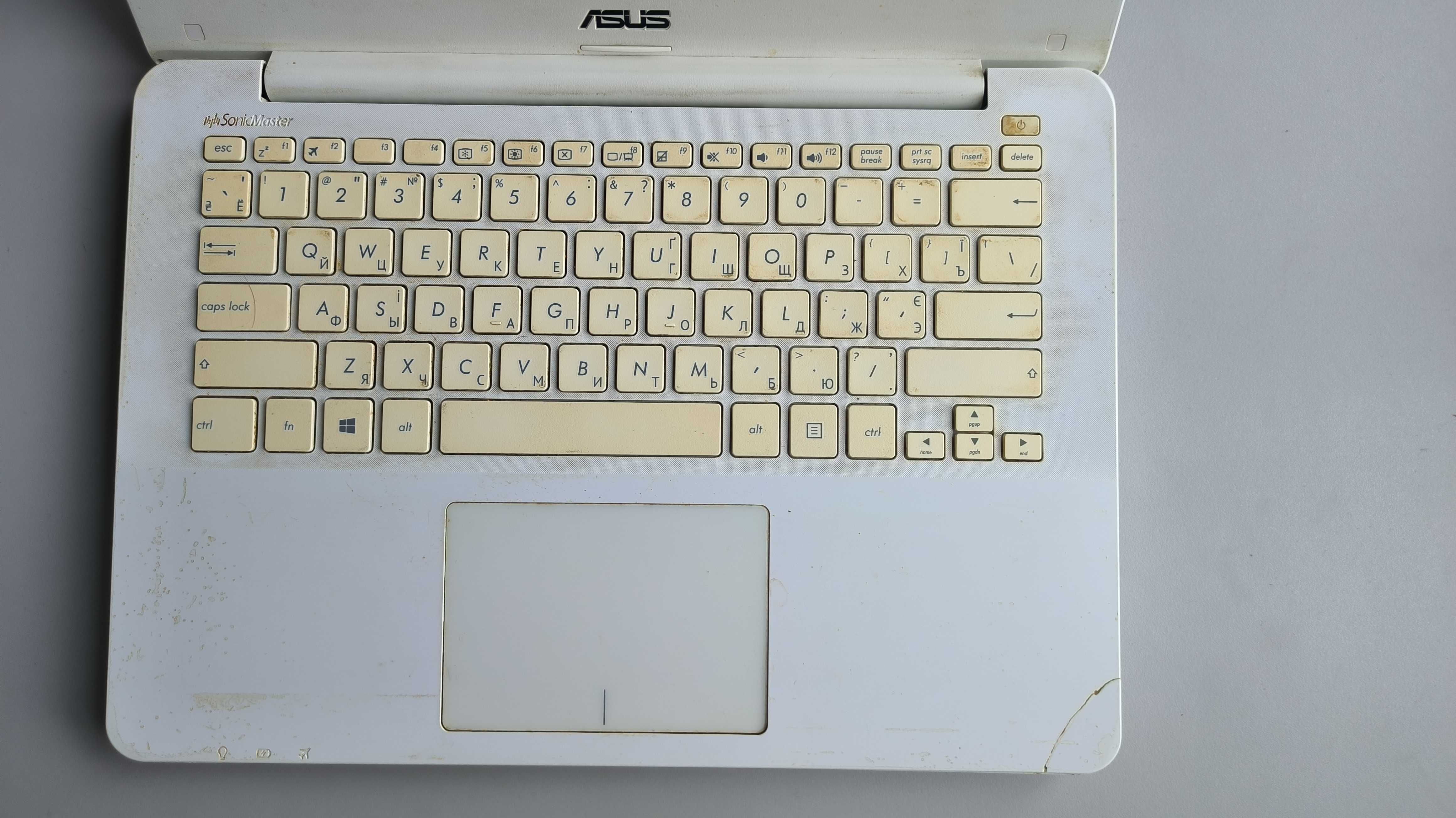 Ноутбук ASUS X302UA