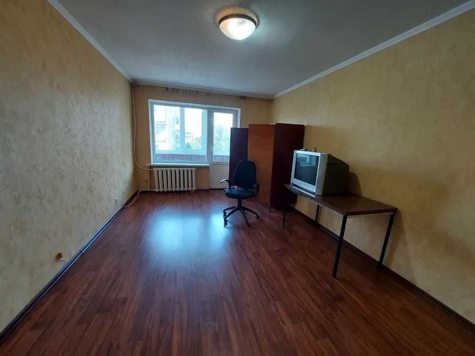 Продам 1к квартиру вул. Будівельників, р-н Титова