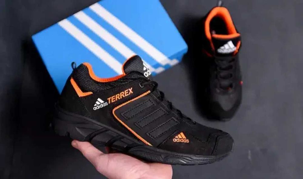 Чоловічі кросівки Adidas. Натуральна шкіра. 42 розмір.