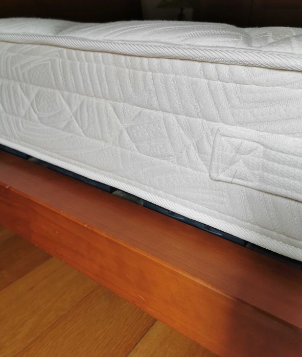 Cama de casal completa com estrado e colchão 160 x 200