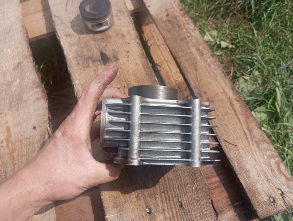 Cylinder quad Bashan 200  tuleja tłok silnika L5
