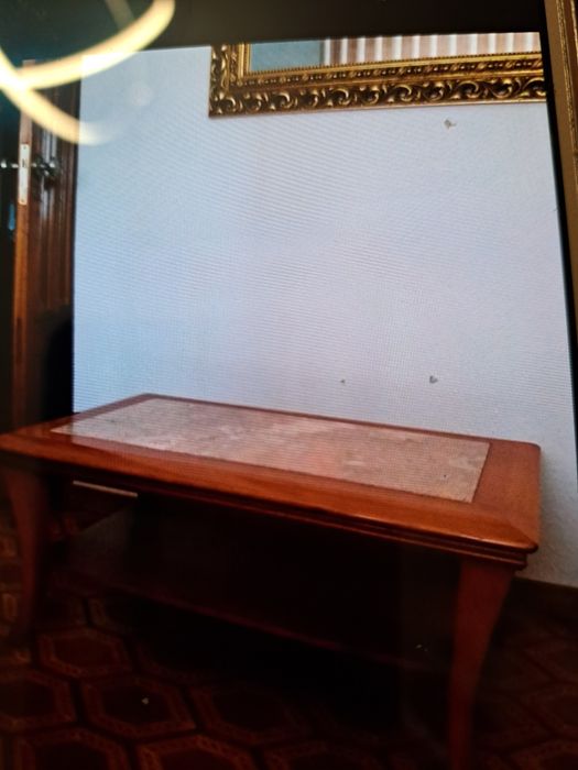 Mesa com pedra de mamore