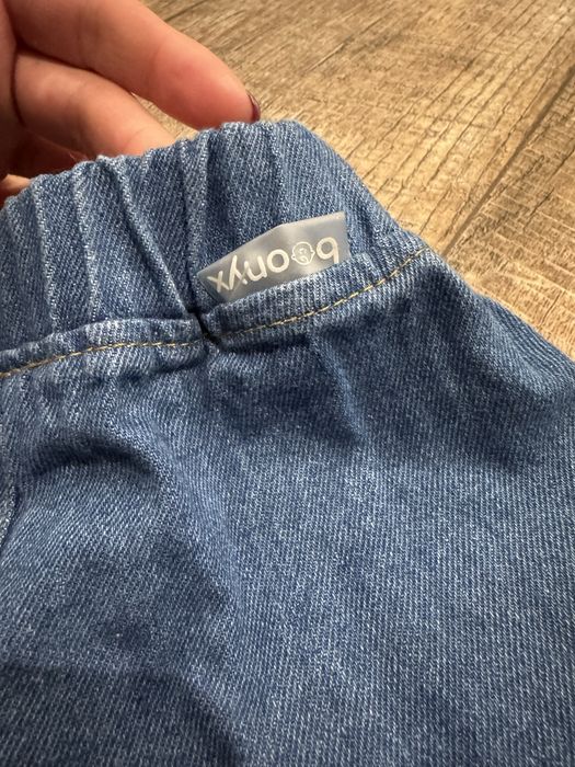 Комтюм джинси і світер