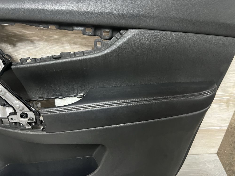 Карта дверей передня права Nissan Rogue 14-20