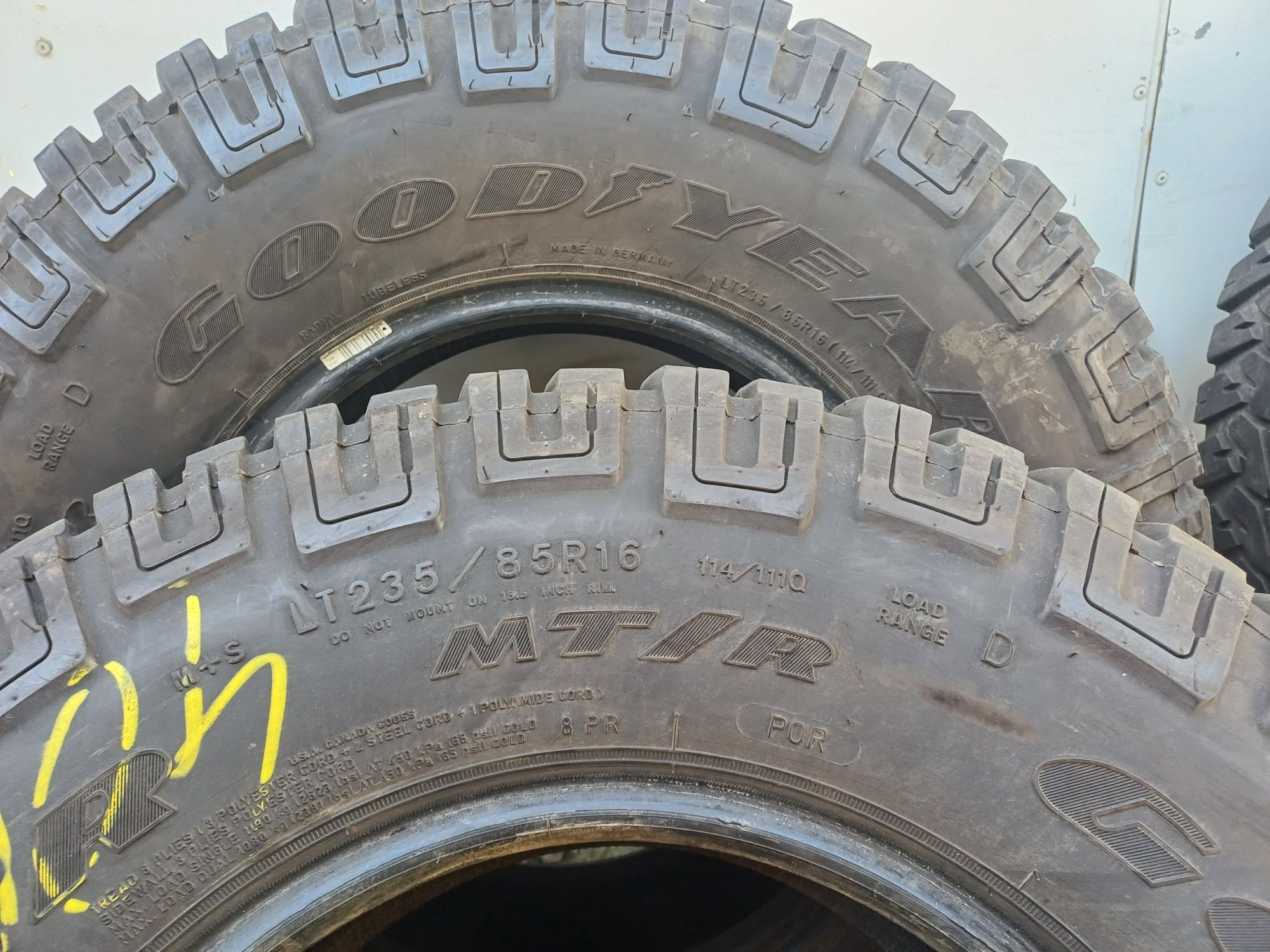 235 85 16 Goodyear Wrangler 4×4, 90%