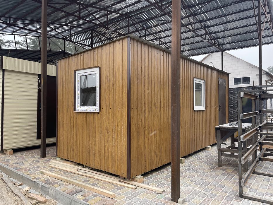 Дачный домик, вагончик, бытовка.