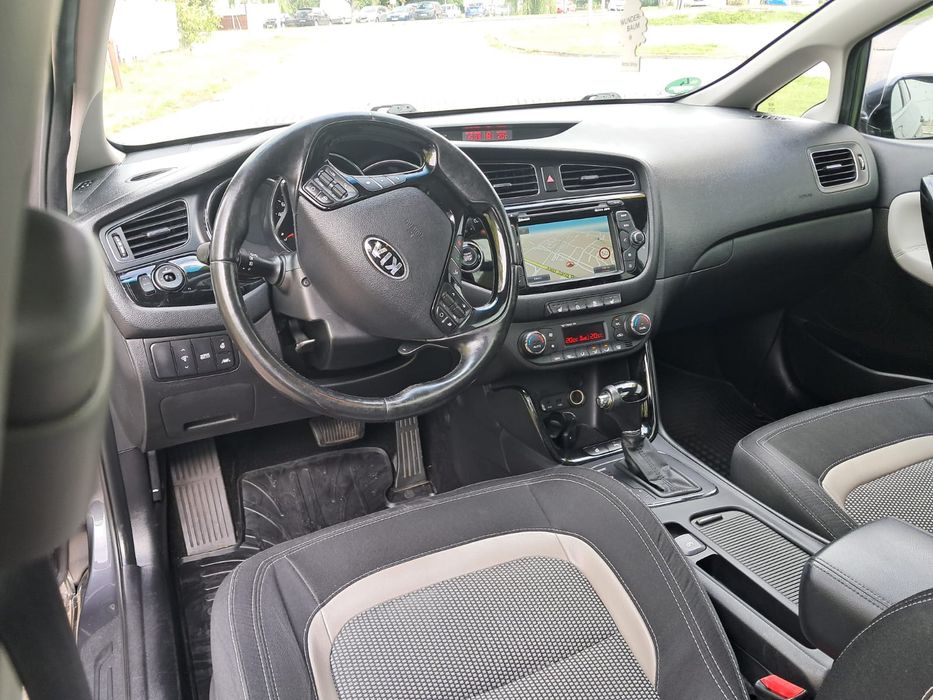 Śliczne Kia Cee'd LIFT Alu Panorama Nav Półskóry Xenon LED Webasto Ful